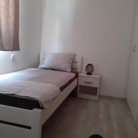 Apartmani Grumf 格基卡琳 外观 照片